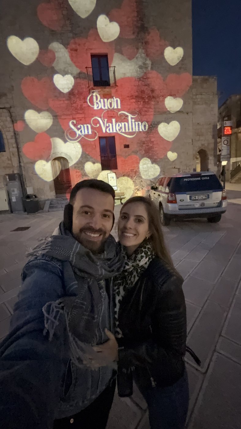 Patrícia e Leonardo em Cisternino nos primeiros dias morando na Puglia